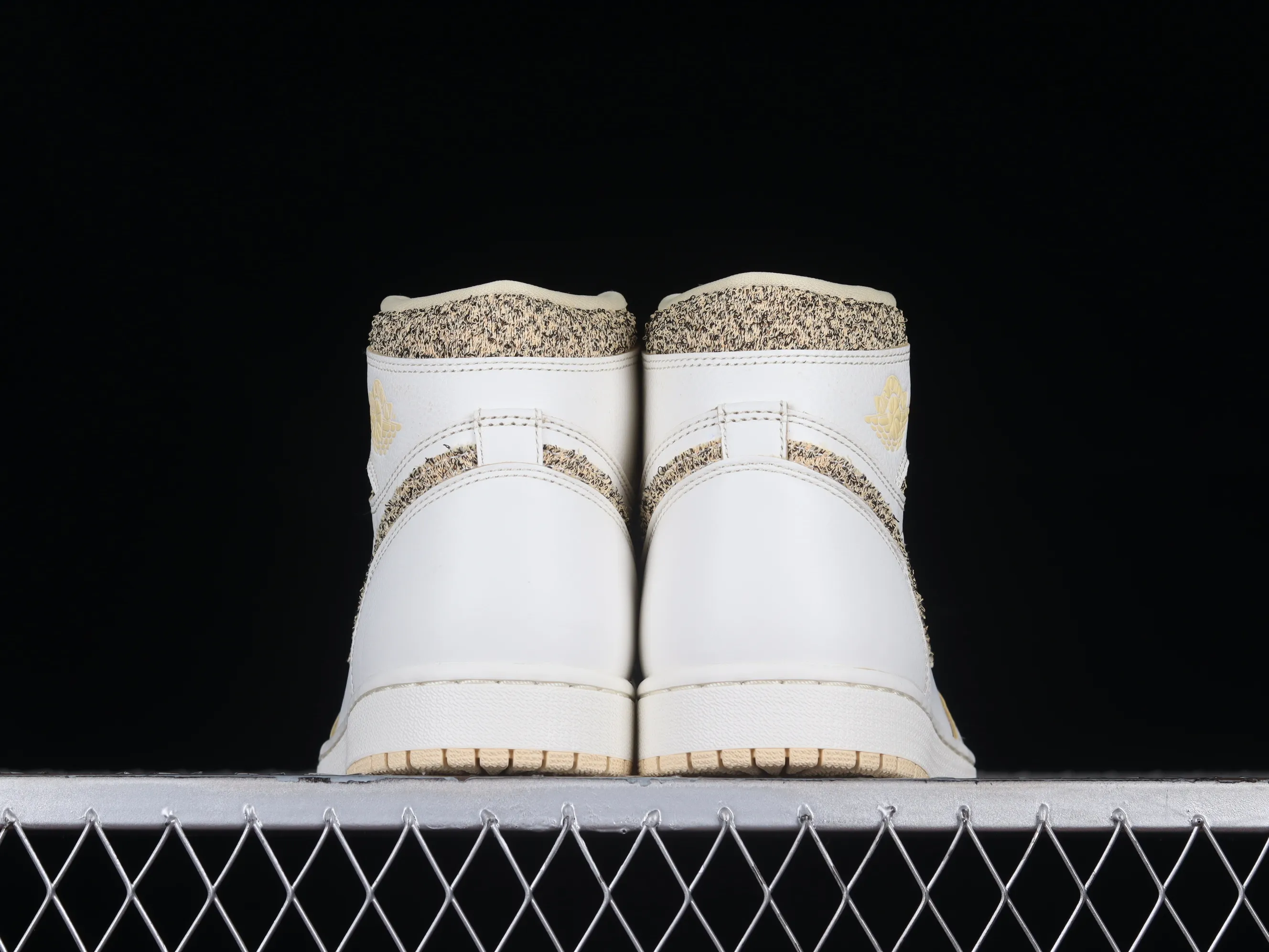All categories Air Jordan Jordan series basketball shoes Air Jordan 11 P version Air Jordan 1 High OG "Vibrations of Naija" AJ1 Qiao 1 Xiaoxiangfeng high-top basketball shoes FD8631-100